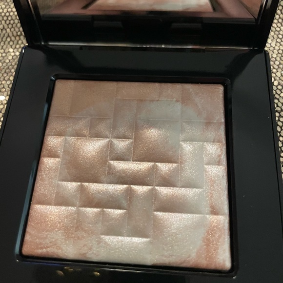 Bobbi Brown Other - Bobbi Brown Highlighter
